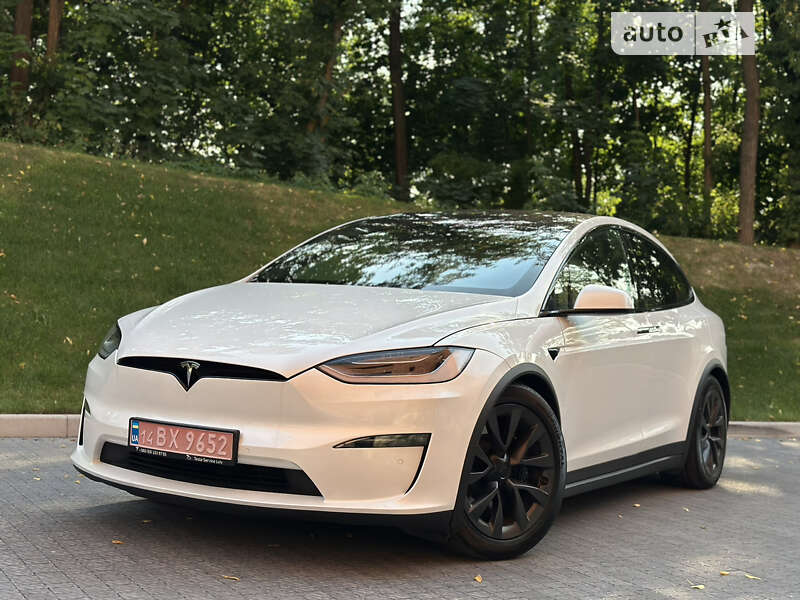 Tesla Model x (2023)