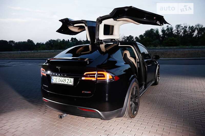 Tesla Model x (2017)