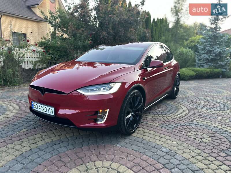 Tesla Model x (2019)
