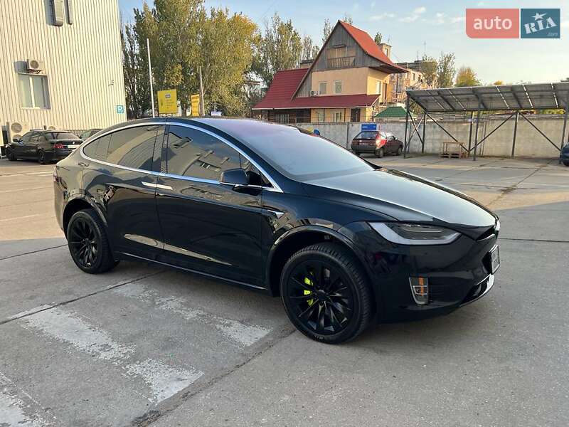 Tesla Model x (2017)