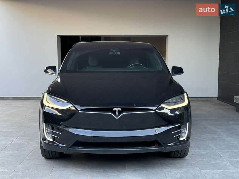 Tesla Model x p90d (2016)