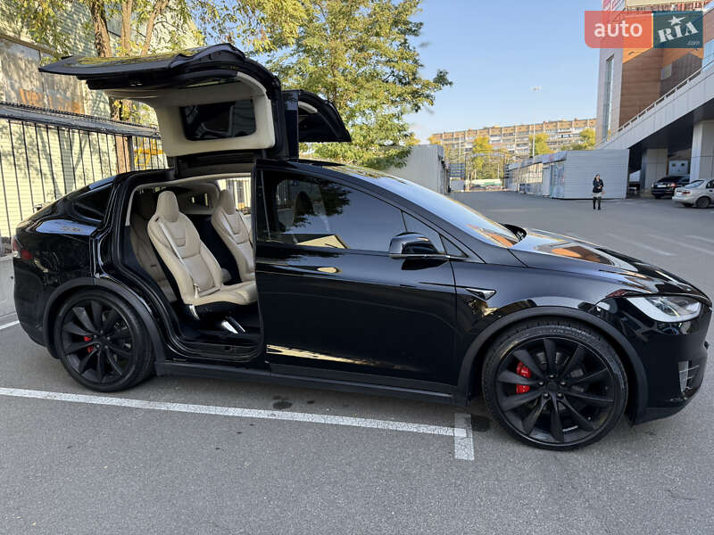 Tesla Model x (2017)