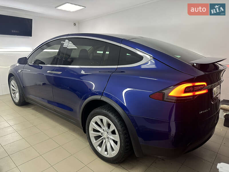 Tesla Model x 75d (2016)