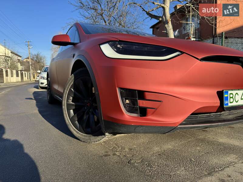 Tesla Model x (2017)