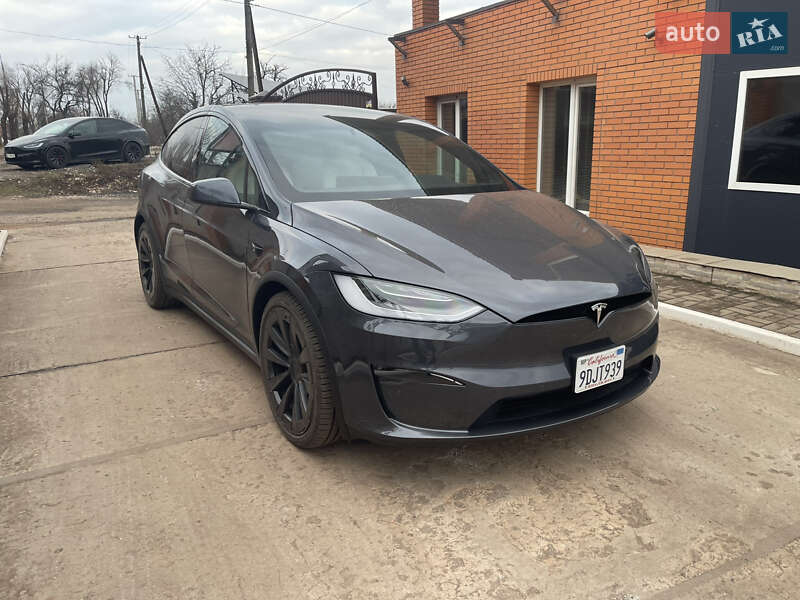 Tesla Model x (2022)