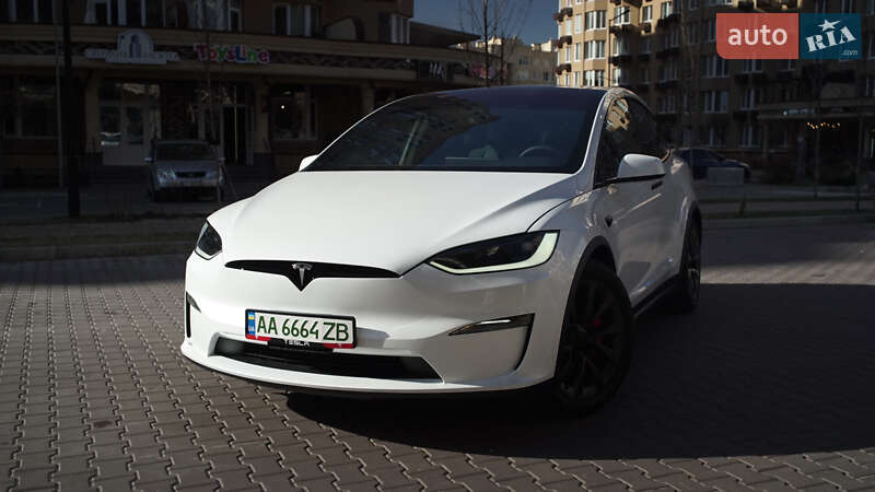 Tesla Model x (2023)