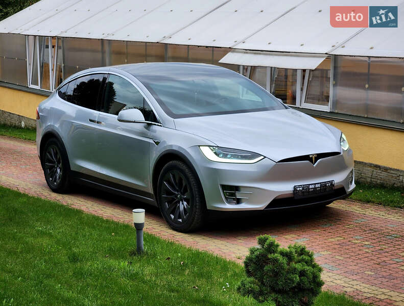 Tesla Model x (2018)