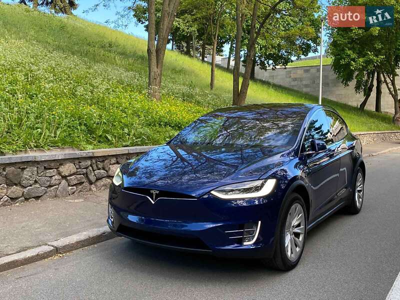 Tesla Model x (2017)