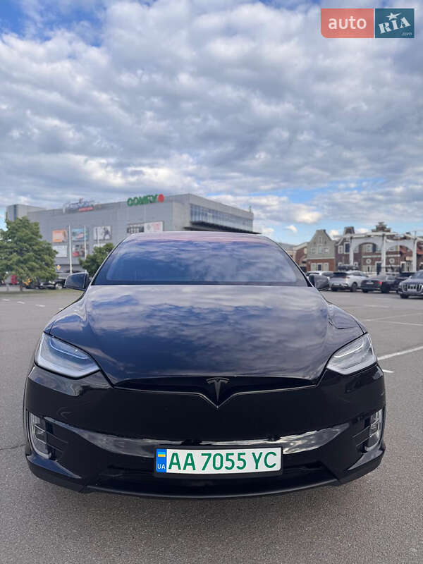 Tesla Model x (2020)