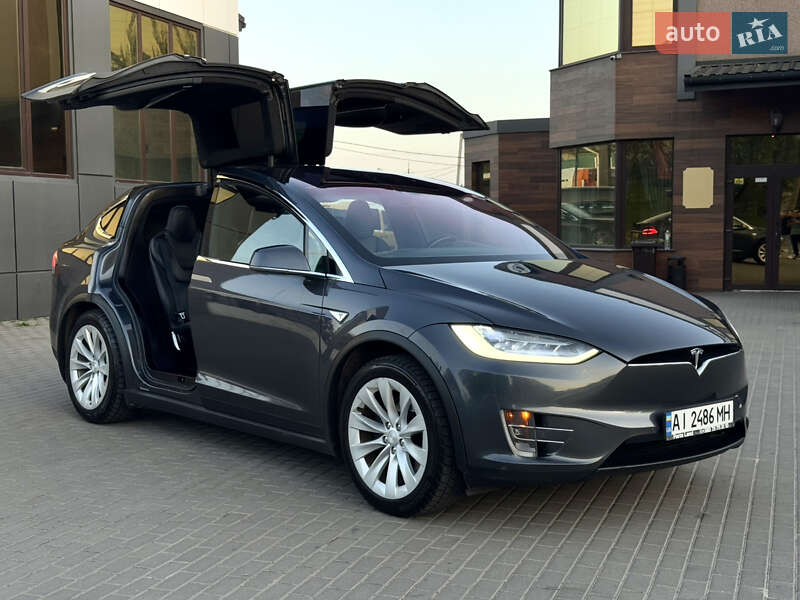 Tesla Model x (2016)