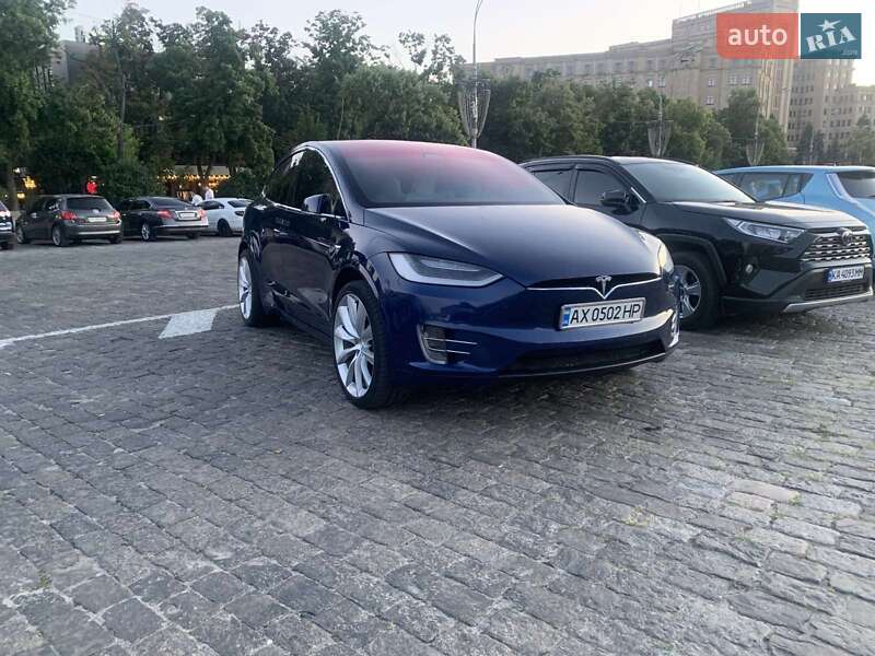 Tesla Model x (2017)