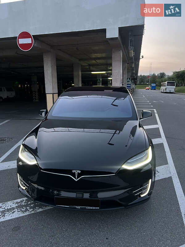Tesla Model x (2017)
