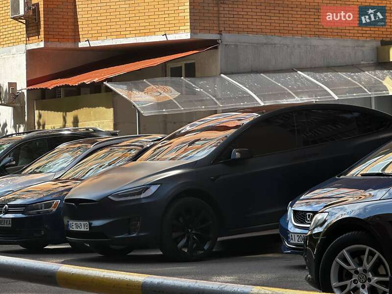 Tesla Model x (2018)
