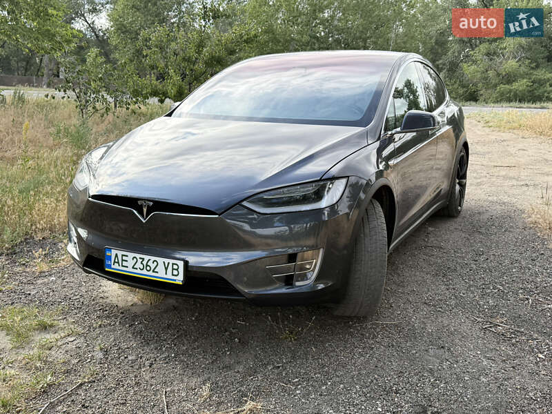 Tesla Model x (2019)