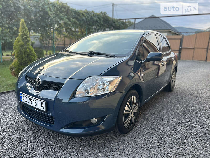Toyota Auris (2007)