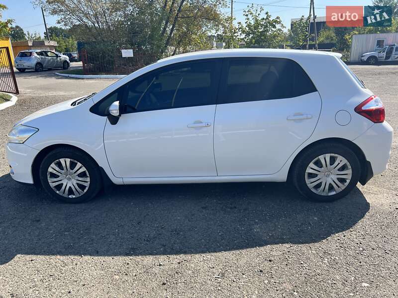 Toyota Auris (2011)