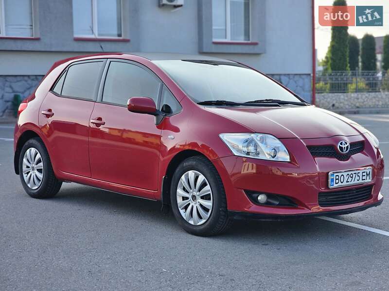 Toyota Auris (2007)