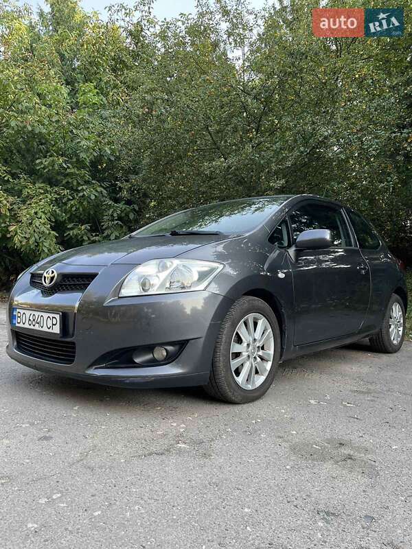 Toyota Auris (2007)