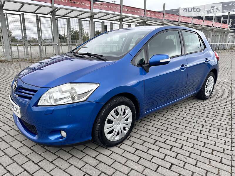 Toyota Auris (2010)