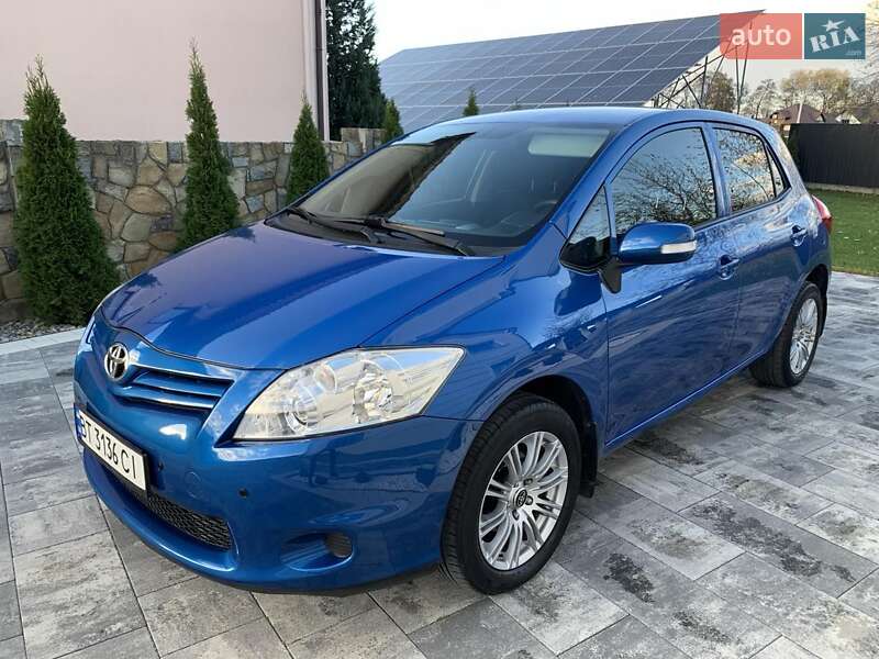 Toyota Auris (2011)