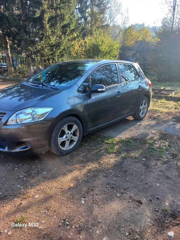 Toyota Auris (2011)