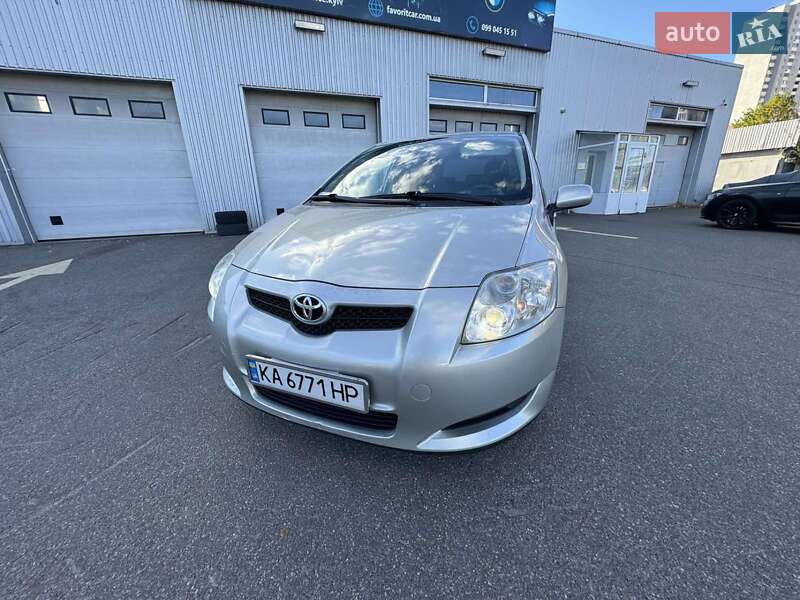 Toyota Auris (2008)