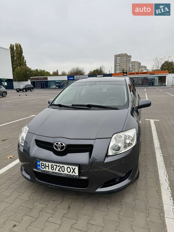 Toyota Auris (2007)