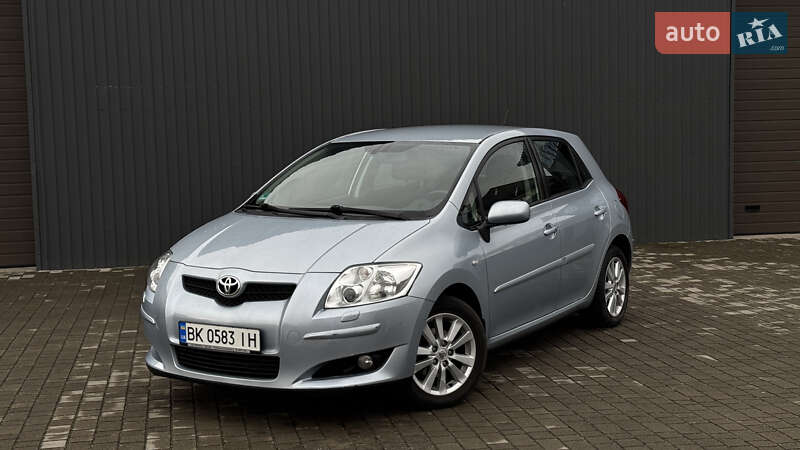 Toyota Auris (2007)
