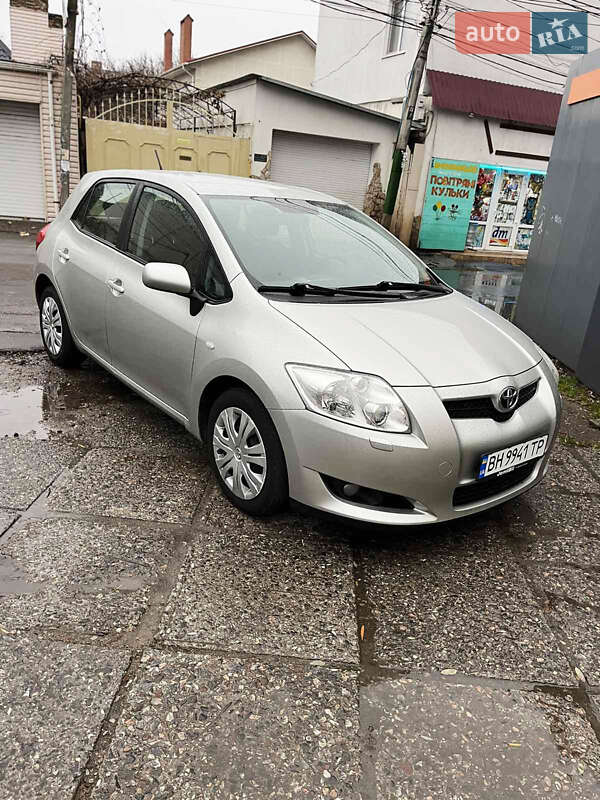 Toyota Auris (2007)