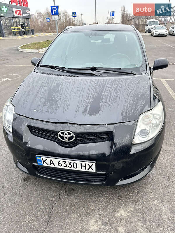 Toyota Auris (2008)