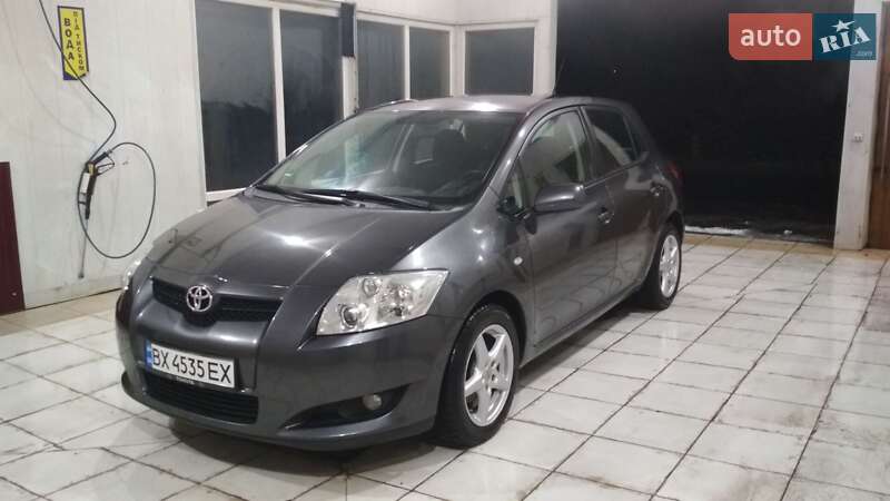 Toyota Auris (2007)