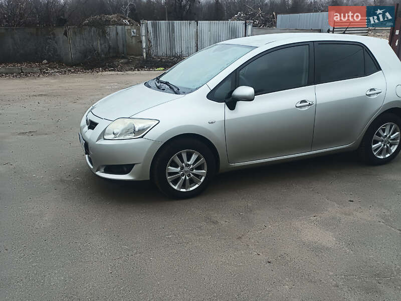 Toyota Auris (2008)