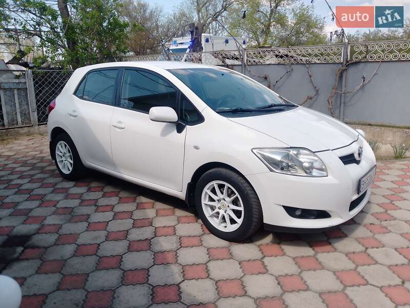 Toyota Auris (2009)