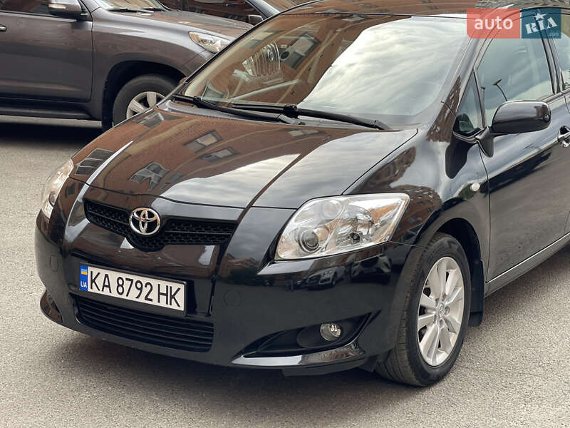 Toyota Auris (2008)
