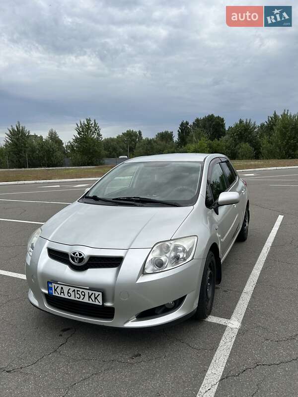Toyota Auris (2008)
