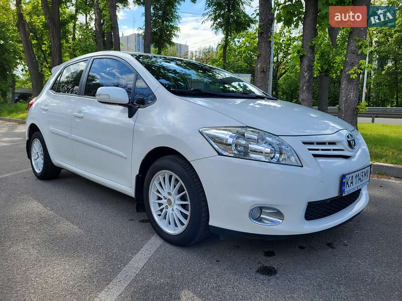 Toyota Auris (2011)