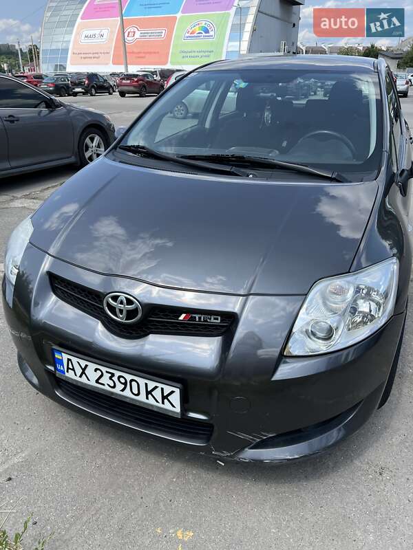 Toyota Auris (2007)