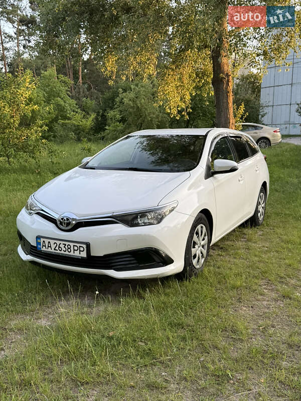 Toyota Auris (2015)