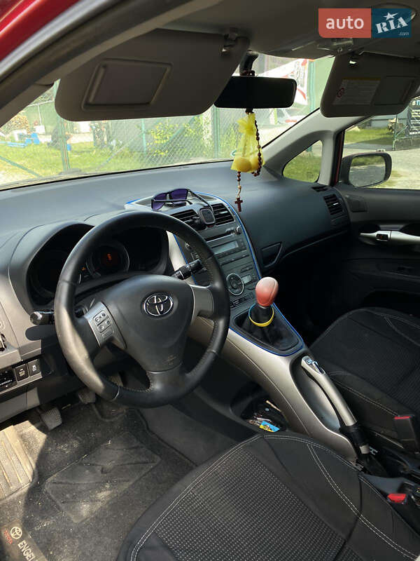Toyota Auris (2009)