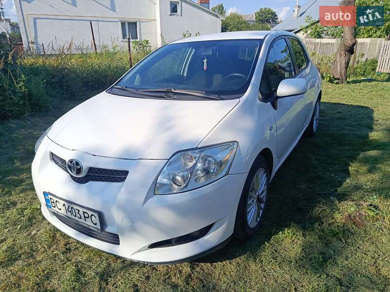 Toyota Auris (2009)