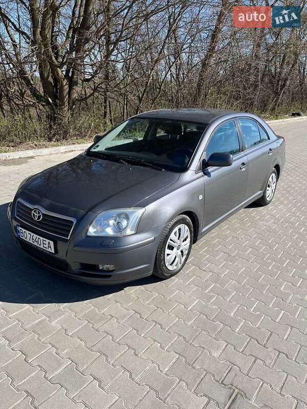 Toyota Avensis (2005)