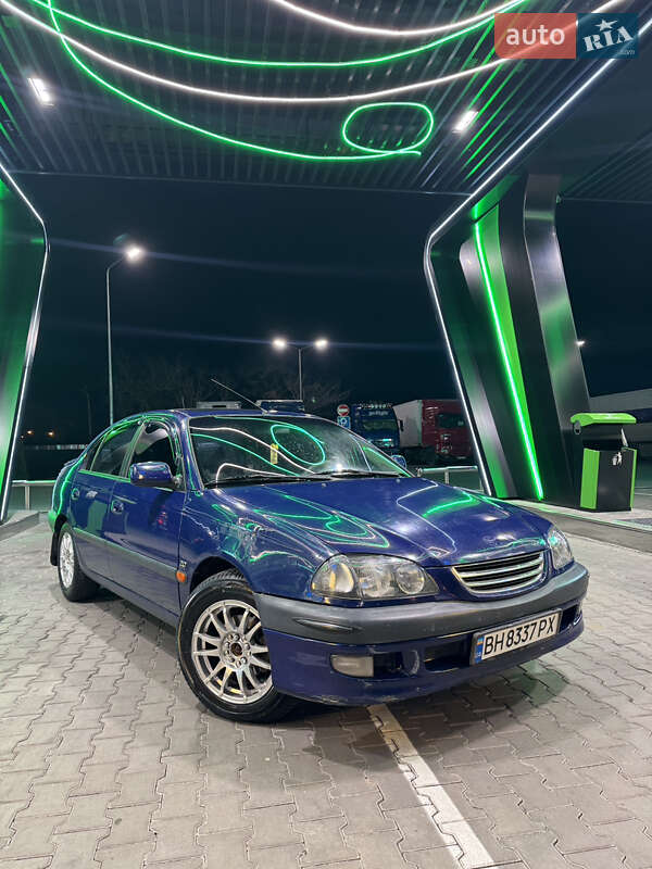 Toyota Avensis (1999)