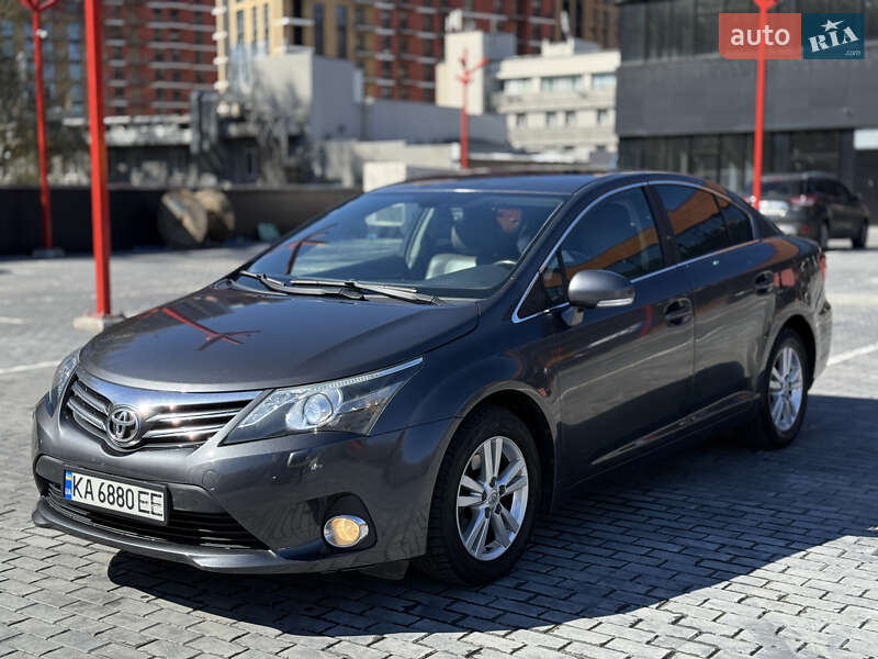 Toyota Avensis (2013)