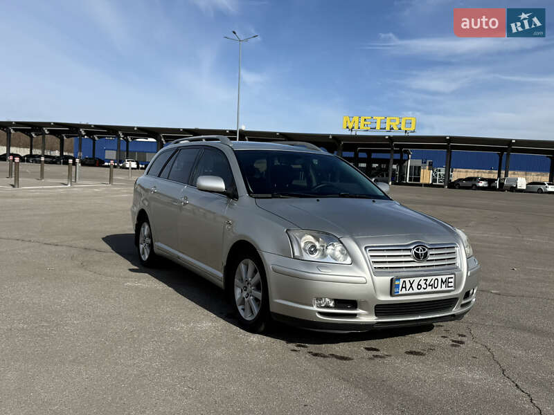 Toyota Avensis (2003)