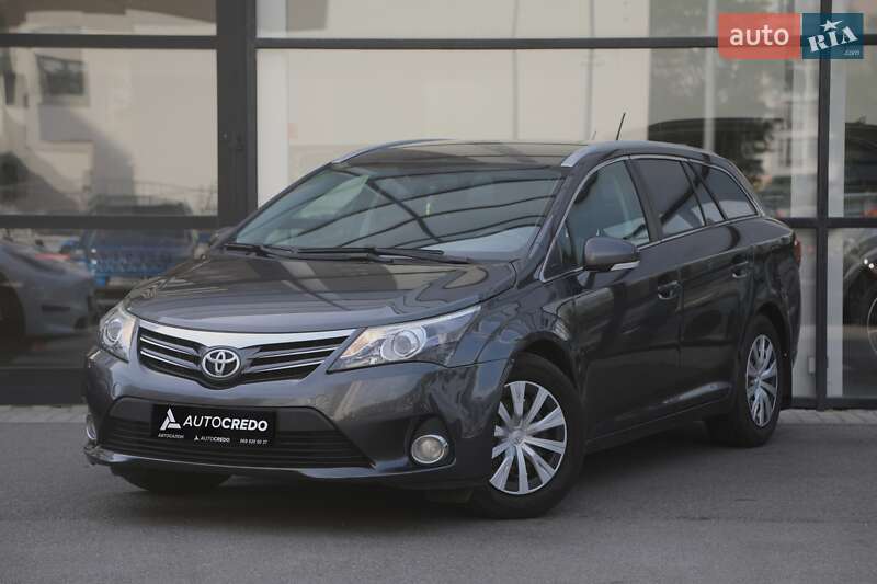 Toyota Avensis (2012)