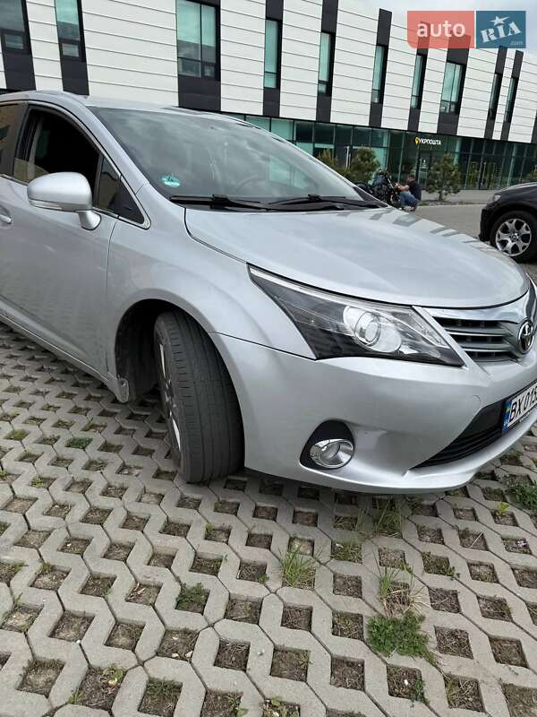 Toyota Avensis (2013)