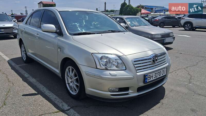 Toyota Avensis (2004)