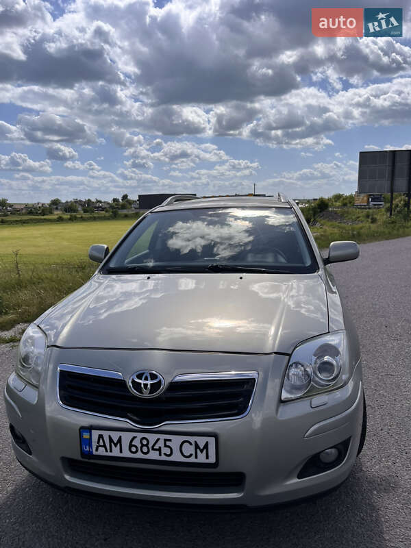 Toyota Avensis (2005)