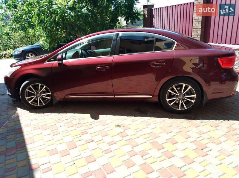 Toyota Avensis (2012)