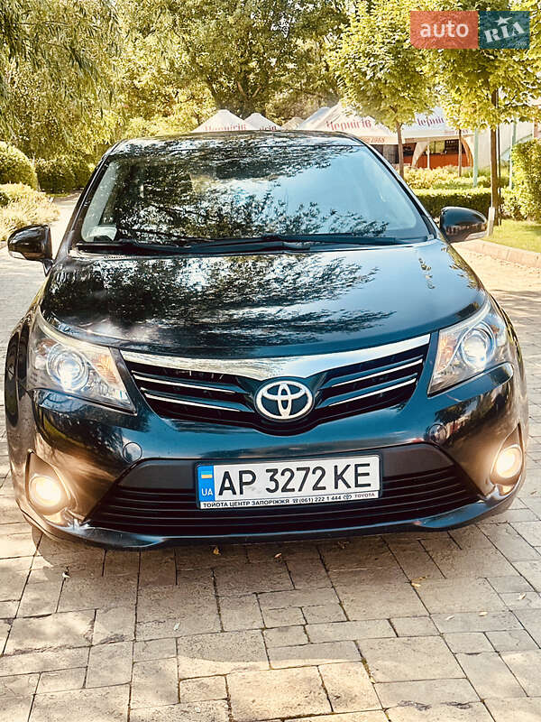 Toyota Avensis (2012)